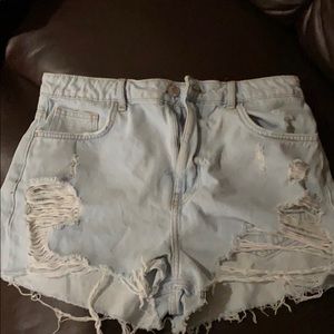 Ripped designed shorts